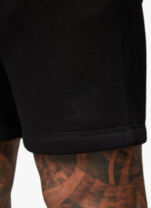 กางเกงขาสั้นลำลองสีดำสำหรับผู้ชาย ระบายอากาศได้ดี เหมาะสำหรับฤดูร้อน สไตล์สตรีทแวร์ มีเชือกผูก ลายเรียบ - Product Image 5