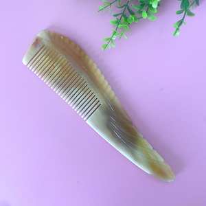 Peine para el cabello hecho a mano de cuerno de búfalo natural pulido, de dientes anchos, antiestático y desenredante para cabello grueso, rizado y largo - Product Image 2