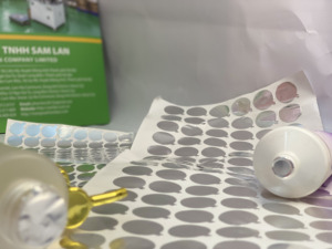 Autocollant en aluminium auto-adhésif imprimé argenté de qualité alimentaire découpé sur mesure par Sam Lan pour tubes cosmétiques et de dentifrice - Product Image 4