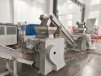 Petite machine entièrement automatique de fabrication de savon de lessive pour toilettes, haute précision, prix compétitif, mini ligne de production pour petites entreprises