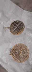 Boucles d'oreilles en laiton impression florale indienne plaqué or multi-forme charme fait à la main en métal mode boucles d'oreilles haute couture - Product Image 3