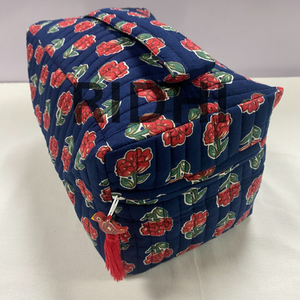 Sac de voyage matelassé en coton bleu marine, imprimé à la main, écologique, grand format, avec poignée, multifonctionnel et réutilisable - Product Image 1