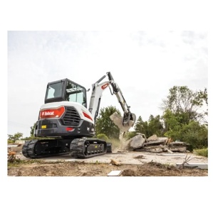 Excavatrice Bobcat E60 à faible nombre d'heures de fonctionnement, dotée d'un moteur diesel turbo de 55 chevaux, de chenilles en acier et d'un système de refroidissement à double circuit, prête à l'emploi. - Product Image 3