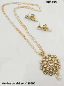 Kundan & สร้อยคอจี้ชุบทองแบบดั้งเดิมทรงกลมต่างหูที่เข้ากันกับจี้ห้อยคอโซ่ Motipearl - Product Image 3