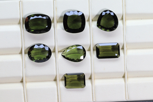 อัญมณีสีเขียว - Product Image 5