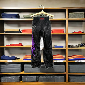 Pantalon d'entraînement de kickboxing en polyester 100% personnalisé en gros MMA et vêtements d'arts martiaux de boxe pour la salle de sport - Product Image 1
