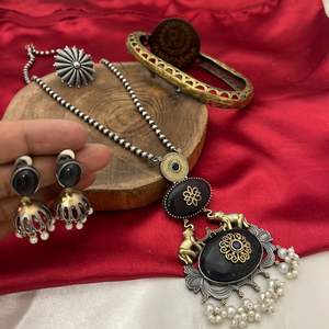 Conjunto de collar oxidado de herencia real hermosa de moda con pendientes y anillo de dedo para ropa de boda y ropa de fiesta para mujer - Product Image 4