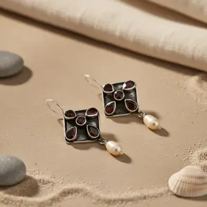 Pendientes de Plata 925 para Mujer, Estilo Vintage, con Granate y Perla de Agua Dulce, Chapados en Oro, con Diseño de Flor Esmeralda - Product Image 2