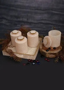 Caja Decorativa de Resina con Diseño Folclórico, Contenedores Redondos Blancos para Regalos Navideños - Product Image 5