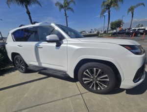 Lexus LX 600 2025 Usado en Buenas Condiciones, SUV de Lujo, Volante a la Izquierda, Interior de Cuero Oscuro R20 - Product Image 6