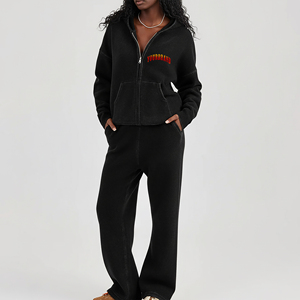Ensemble sweat à capuche zippé et pantalon de jogging évasé en molleton épais 100 % coton, coupe classique, nouvelle collection 2025, avec logo brodé personnalisé pour femme - Product Image 1