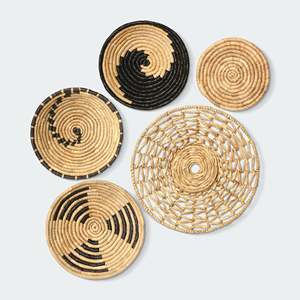 Ensemble de 5 paniers muraux tissés en spirale en jonc de mer, artisanat, styles de tenture murale. - Product Image 6