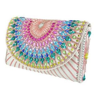 HERRAMIENTA BORDADA BOLSAS ÚNICAS MEJOR Estilo bohemio Bordado Trabajo Mano Embrague Monederos Bolsos Diseño elegante Forro al por mayor - Product Image 1