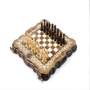 Kích thước trung bình, tay chạm khắc bằng gỗ bàn cờ cho trong nhà trò chơi cờ vua và bảng hiển thị hàng đầu trực tiếp từ nhà máy với giá bán buôn - Product Image 1