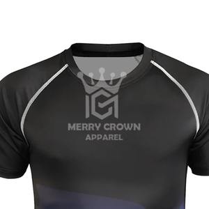 Vêtements de gym avec logo personnalisé, T-shirt sublimé pour hommes, Shorts de course et de fitness avec compression intérieure pour hommes - Product Image 3