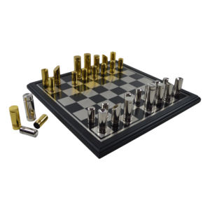 Jeu d'échecs en bois et métal avec finition brillante et combinaison de couleurs argent et noir, décoration, jeu d'esprit, jeu d'échecs en bois - Product Image 4