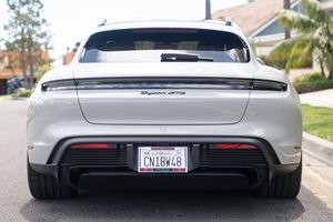 2023สำหรับ Porsche taycan GTS Sport Turismo AWD 590-HP รถสปอร์ตเกวียนไฟฟ้าแพ็คเกจพรีเมียมหนังเบา R19ลิเธียมอัตโนมัติ - Product Image 5