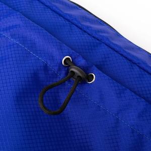 Riñonera personalizable de nailon azul con diseño elegante e impermeable, ideal para ir de compras y viajar - Product Image 5