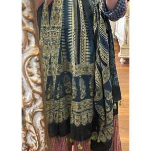 Pañuelo de Lana Jacquard de Alta Calidad con Rayas Decorativas, Transpirable, Ligero, Casual, Cuadrado, con Diseño a Mano y Logotipo Personalizable - Product Image 3