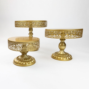 Présentoir à Gâteau en Métal Doré Décoratif Moderne Luxueux Desert Rack Traiteur Forme Ronde Alimentaire Bonbons Présentoir à Gâteau Table - Product Image 2