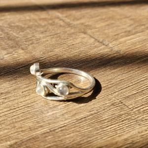 Anillo redondo de plata con piedra lunar para su mejor regalo para fiesta de boda de compromiso o aniversario - Product Image 5