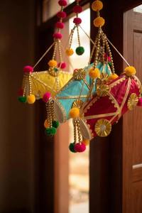 Guirlande de pompons multicolores Dholki Dholak, décorations de mariage indien Mehndi Haldi, guirlande de pompons, faveur de mariage, toile de fond de fête Sangeet - Product Image 4