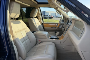 LISTO PARA CONDUCIR - USADO, VOLANTE A LA IZQUIERDA |   Volante a la derecha |   LINCOLN NAVIGATOR RSS 4×4 2010 con 31 mil millas - Product Image 6