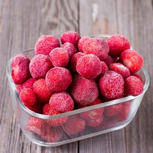 Fraises surgelées en vrac riches et sucrées emballées congelées avec 100% de saveur naturelle pure de fruits surgelés de qualité supérieure - Product Image 1
