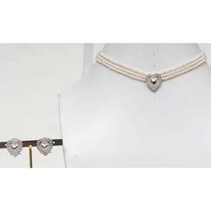 Ensemble collier et boucles d'oreilles en laiton classique fait main avec pendentif en forme de cœur et zircon pour les occasions de fiançailles, d'anniversaire et de mariage pour femmes - Product Image 4