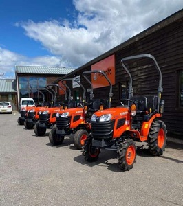 Kubota BT-181 Compact Garden Tractor 22HP 2WD Red Gear Drive Utility <b>Machine</b> - Product Image 4