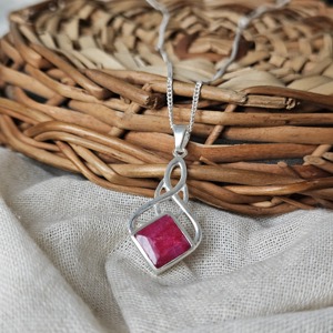 Rhombus Celtic peso ligero colgante de plata rubí piedra preciosa colgante de plata - Product Image 2