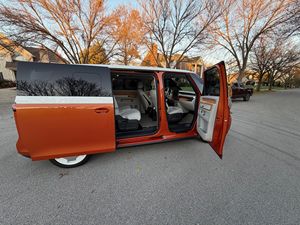 2025 Vollkss w-a-g-e-n ID. Buzz 1ª Edición Gasolina Bajo Kilometraje - Product Image 2