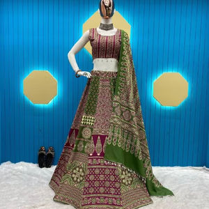 MAGNIFIQUE NAVRATRI CHOLI AVEC DENTELLE IMPRIMÉE ET KODI AVEC DUPATTA - Product Image 1