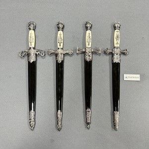 Accessoire d'<span class=keywords><strong>épée</strong></span> décorative <span class=keywords><strong>de</strong></span> chevaliers <span class=keywords><strong>de</strong></span> la Renaissance Outil <span class=keywords><strong>de</strong></span> cosplay d'<span class=keywords><strong>épée</strong></span> courte <span class=keywords><strong>de</strong></span> cérémonie traditionnelle avec une belle garde - Product Image 1