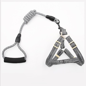 Neues Design Modisches Haustier-Leinen-Set Verstellbares Nylon-Hanfseil Zugfest Explosionsgeschützt für Outdoor-Spaziergänge Einfarbiges Muster - Product Image 6