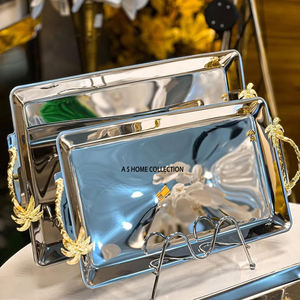 Plateau de Statue Humaine en Métal Doré Décoratif Élégant pour la Maison Hôtel Restaurant Design Moderne Plateau de Service en Métal - Product Image 4