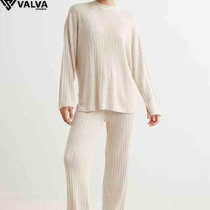 Sudadera de Mujer, Corte Ajustado, Tejido de Punto Grueso, Diseño Estampado con Bordado 3D, Ecológica, Personalizable, para Invierno - Product Image 1