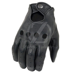 Gants de conduite pour hommes en cuir de qualité supérieure, sangle de poignet réglable, antidérapants, toutes saisons, options personnalisables, fabriqués au Pakistan - Product Image 3