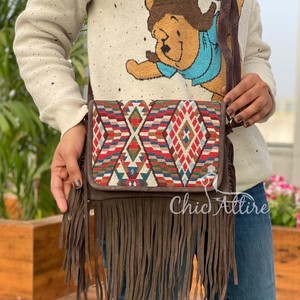 Nuevo hecho a mano gran oferta Jacquard gamuza cuero flecos Sling Bag multiuso nuevo diseño Vintage bandolera precio barato producto a granel - Product Image 1