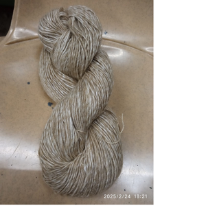 Madejas de hilo de lino de seda hechas de fibra de seda de morera y fibra de lino ideal para tejer tiendas de suministros artesanales para reventa - Product Image 1