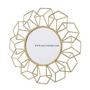 Miroir mural en métal magnifiquement conçu pour la décoration intérieure avec sculpture d'art mural moderne de couleur or pour le travail en fer forgé de salon - Product Image 6