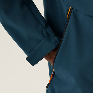 Vente en gros de vestes softshell pour hommes avec logo personnalisé Vestes de sport d'extérieur coupe-vent d'hiver en tissu imperméable - Product Image 3