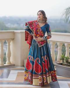 LANZANDO NUEVO DESGASTE FESTIVA LEHENGA CHOLI CON DUPATTA TELA PESADA MUSELINA ALGODÓN CON BONITO TRABAJO DE ESTAMPADO - Product Image 3