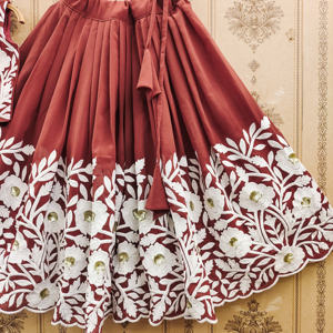 Ensemble Lehenga Choli pour enfants, brodé de fleurs, longueur au sol |   Tenue ethnique pour fête de filles et mariage |   Fabricant et exportateur toutes saisons - Product Image 4