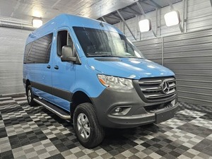 Semi-Usada, Sprinter 2500 2023, Distancia entre Ejes de 144 Pulgadas, Furgoneta de Pasajeros con Tracción en las Cuatro Ruedas, Furgoneta Comercial Usada en Buen Estado - Product Image 4