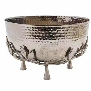 Bol à fruits en acier surélevé de designer pour des accents de table élégants - Product Image 2