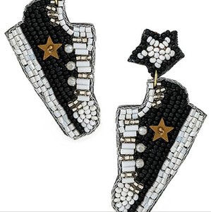 Vente en gros de nouvelles boucles d'oreilles de football perlées à la mode cadeaux de sport boucles d'oreilles cadeaux de gameday pour son utilisation pour les femmes et les filles - Product Image 5
