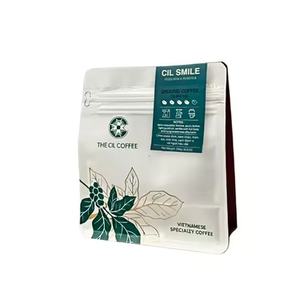 Café en grains entiers biologique SCA, sélection de variétés hybrides Arabica et Robusta, torréfaction Full City, en sachet pour importateurs de café - Product Image 1
