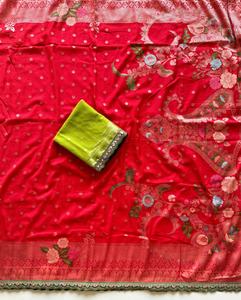 Sari de Mujer de Georgette Khadi Puro con Borde Butta y Pallu Abierto - Product Image 3