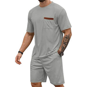 Ropa deportiva de dos piezas con logotipo personalizado para hombre, camiseta y pantalones cortos combinados diseñados para actividades de verano, entrenamiento y marca - Product Image 6